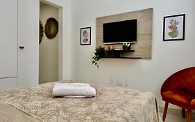 Stay Just 2 Blocks From Copacabana Beach Cozy & Convenient Retreat!